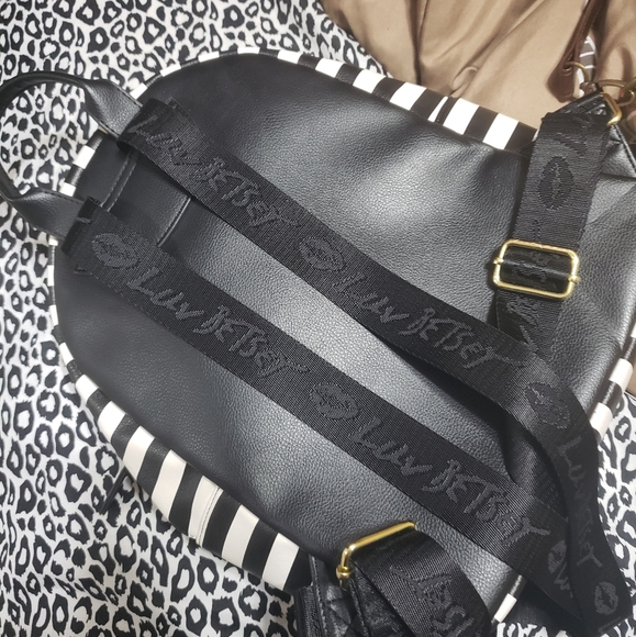 Backpack - Picture 4 of 4